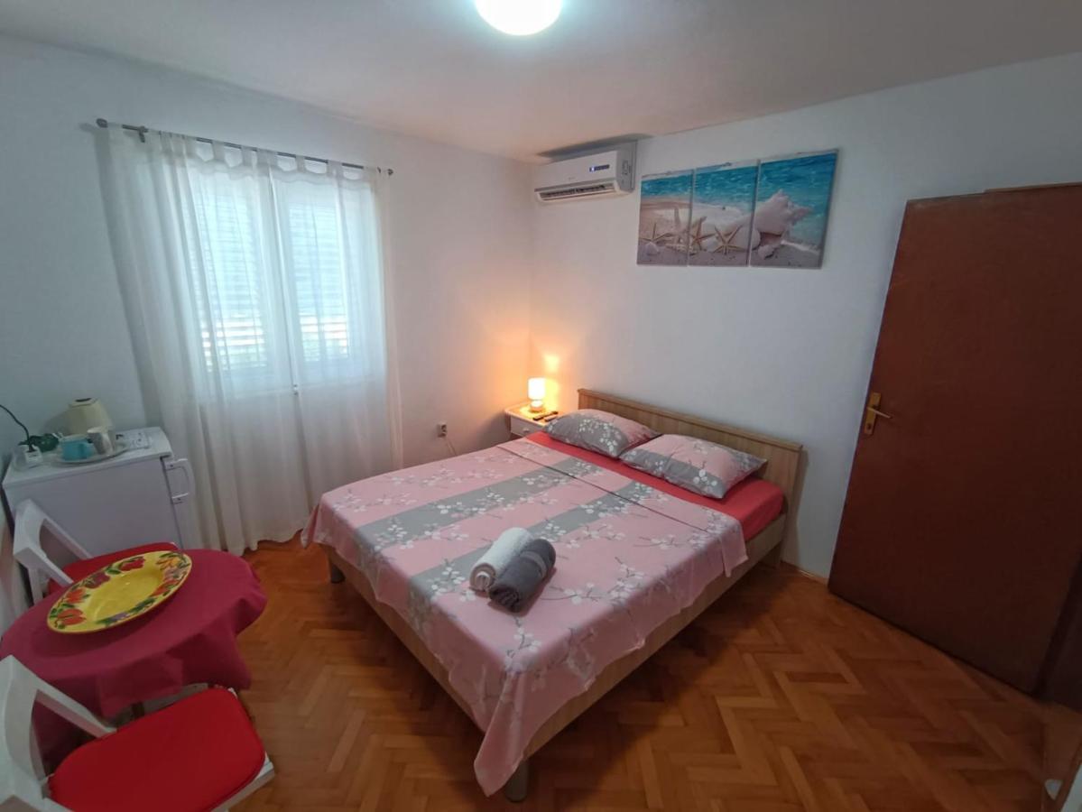 Guesthouse Eljuga Family Stari Grad  Exterior foto